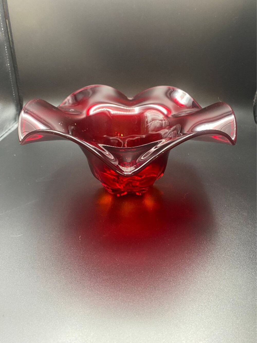 Swirl Amberina Bowl With a Star Bottom